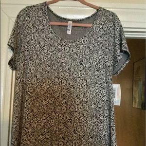 LuLaRoe Classic Tee XL